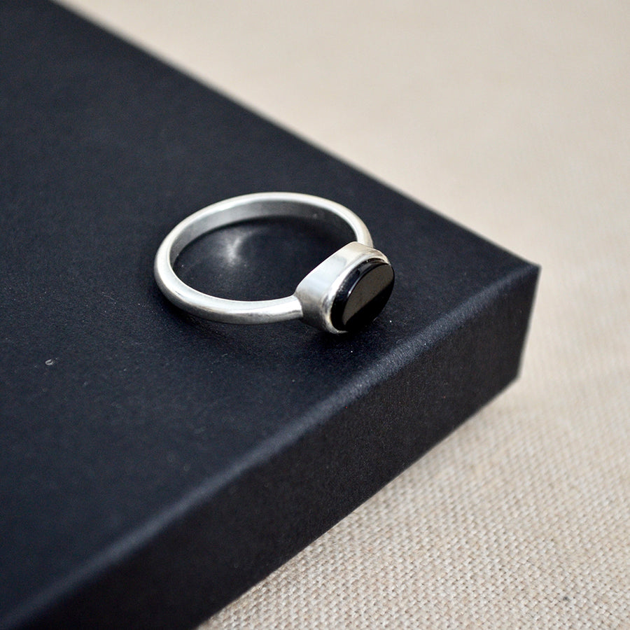Black onyx rings sterling silver discount