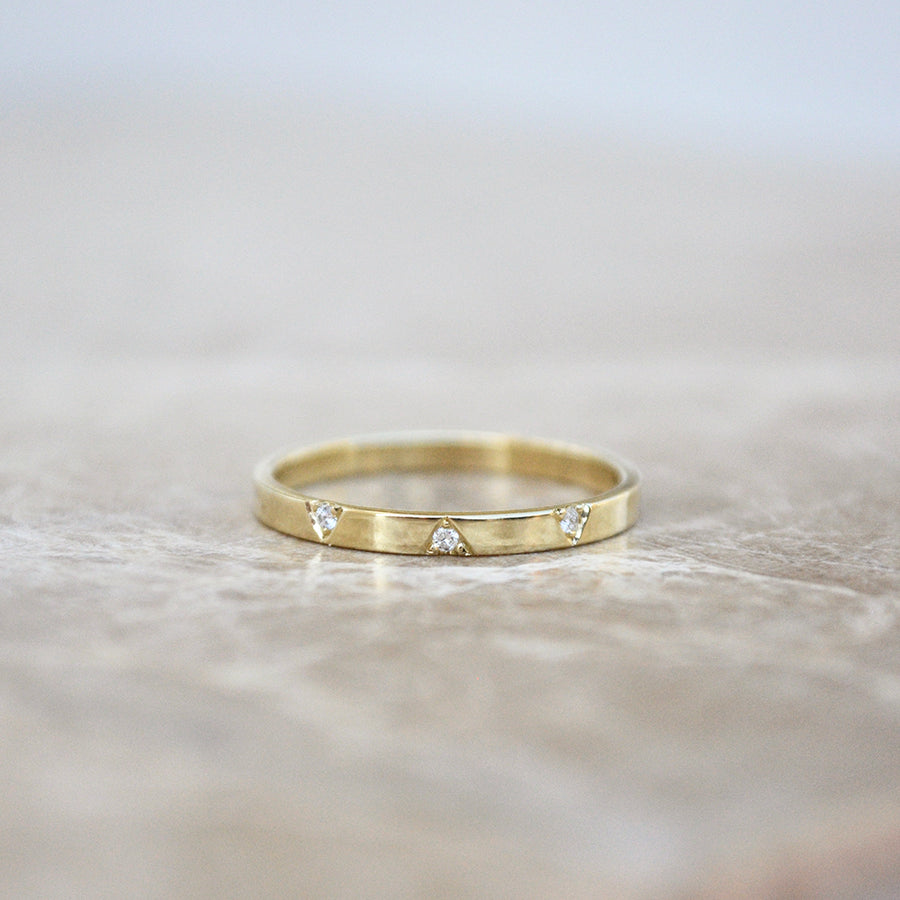 Triangle diamond ring - 14k goud & Re-used Diamant