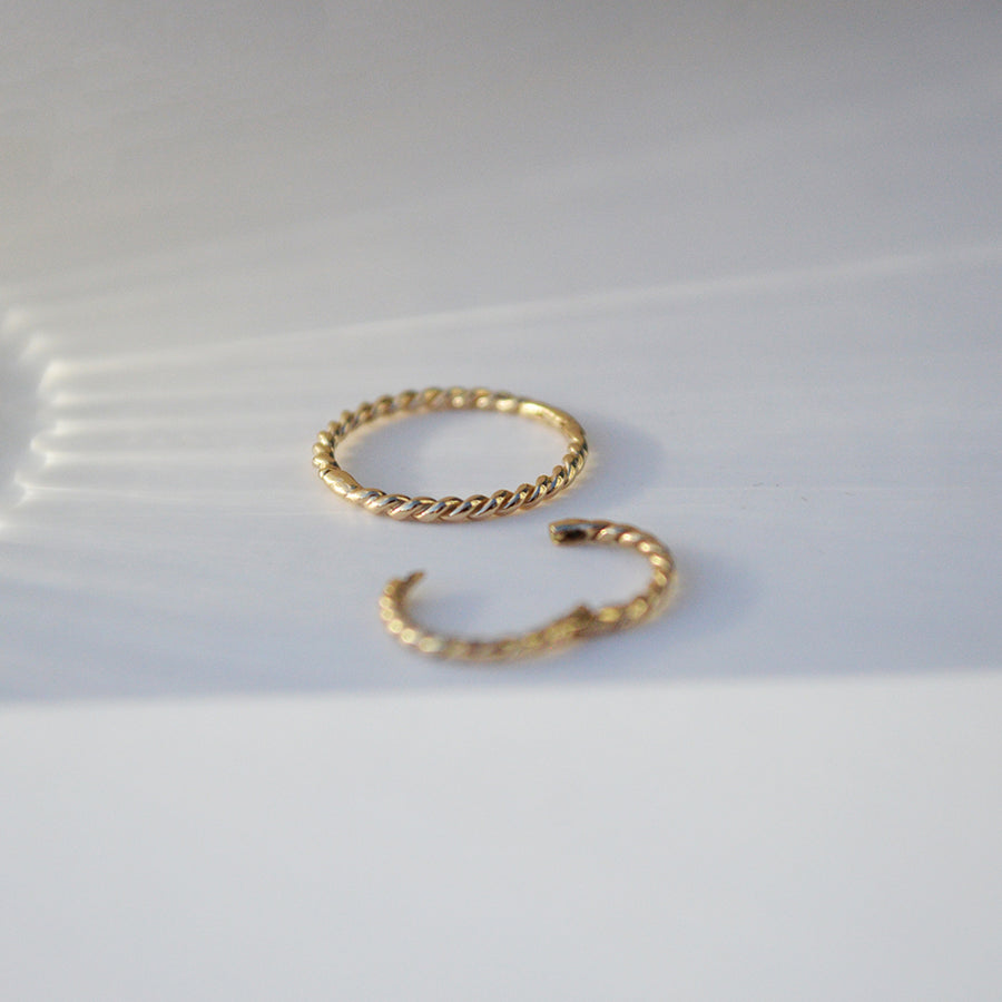 Twisted piercing hoop - Gold 14k