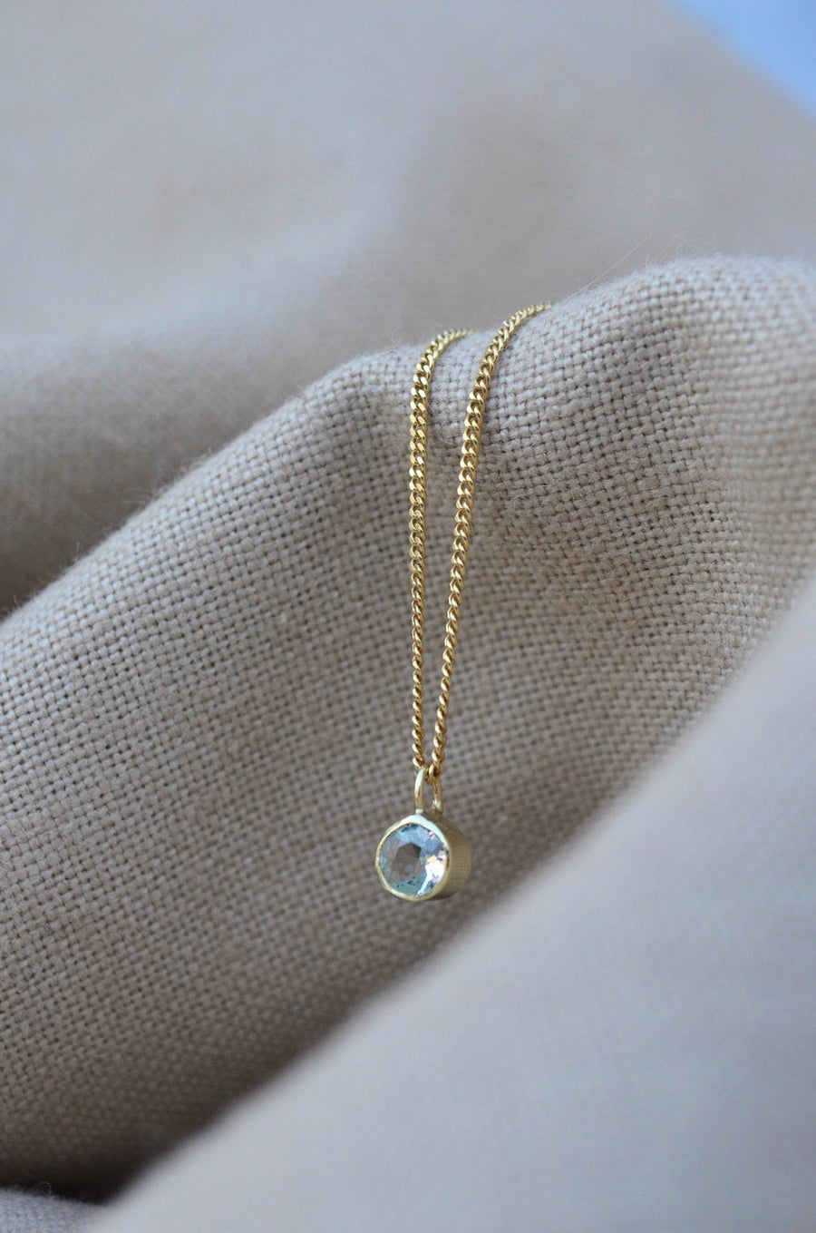 14K Oval Aquamarine Diamond Halo Pendant Necklace | Dallas TX