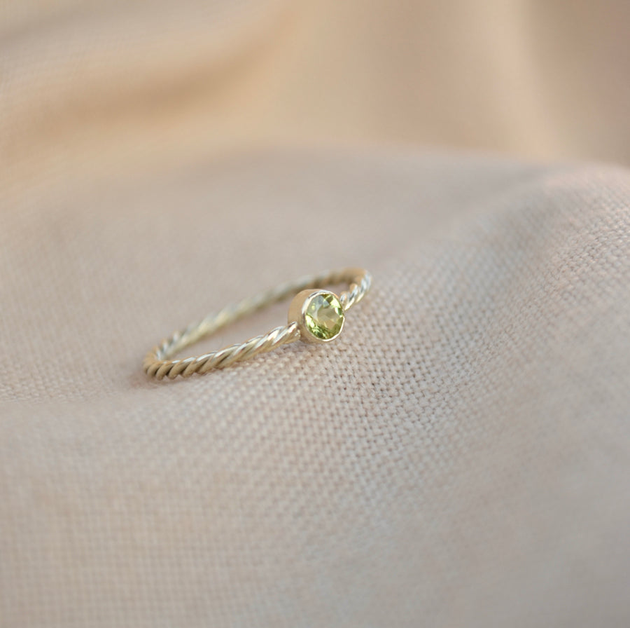 Birthstone ring sales 14k gold