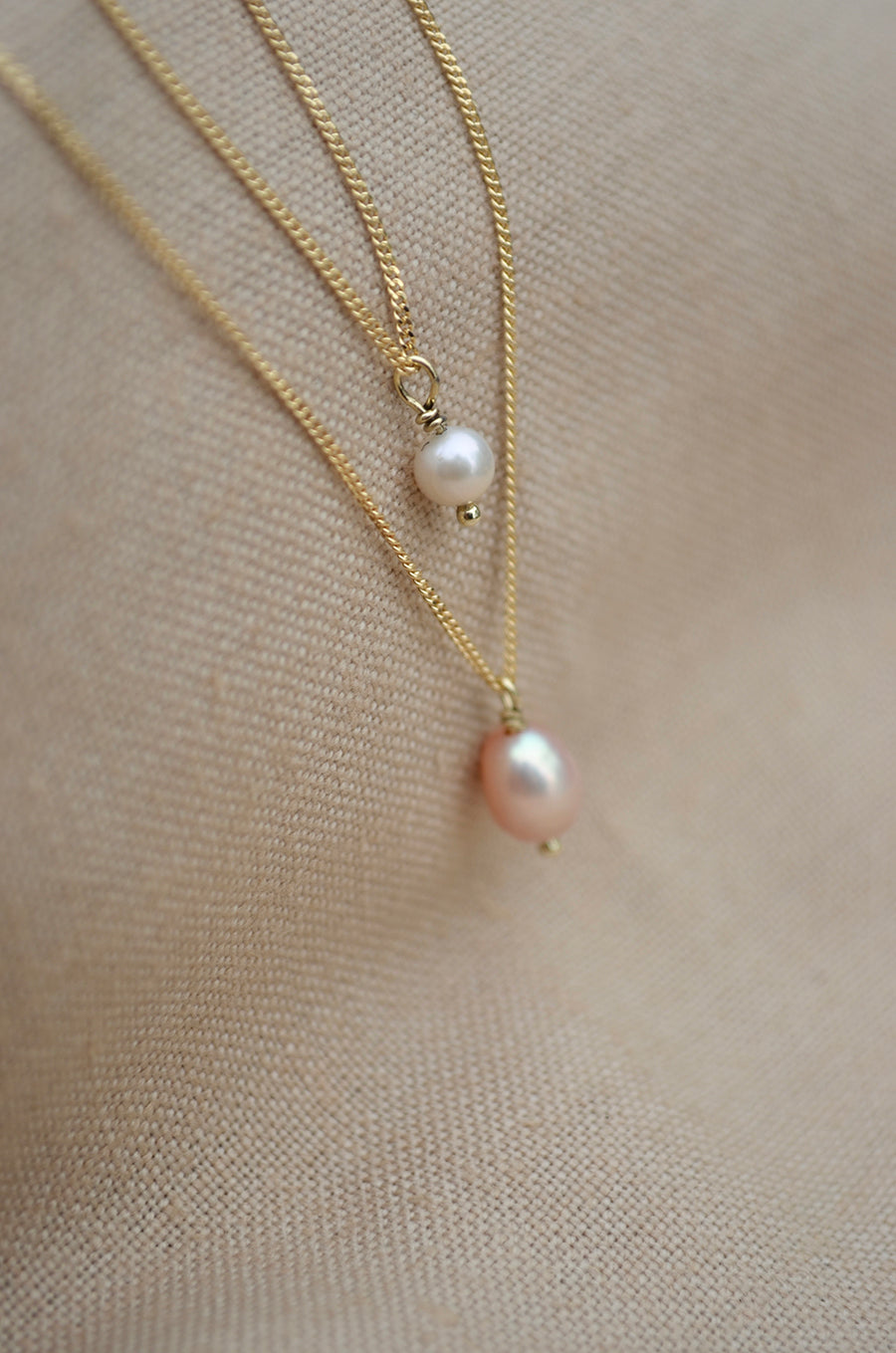 Tiny Pearl Necklace - Gold 14k